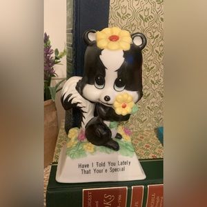 Vintage Russ skunk figurine